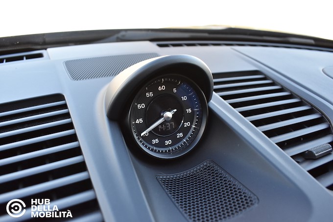 PORSCHE 911 Carrera 4S